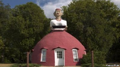 In US, few roadside attractions remain