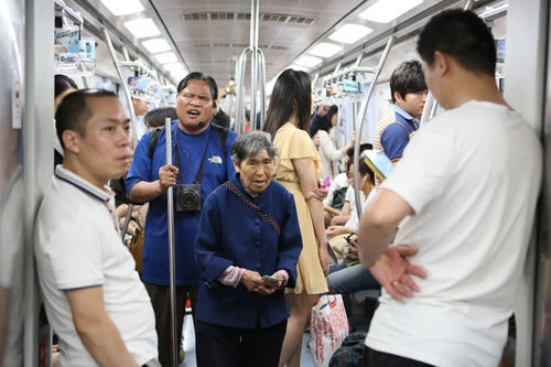 北京地鐵將禁止“乞討賣藝” 最高罰千元