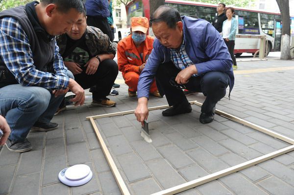 清潔工道路考核“以克論凈” 網友：太苛刻