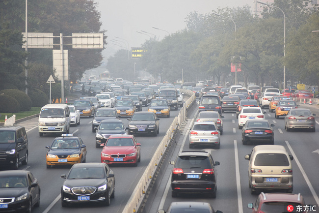 全國低碳日：北京鼓勵(lì)每周再少開一天車