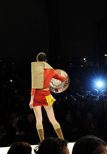 China Int'l Fashion Week kicks off