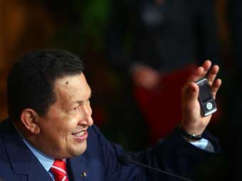 Chavez promotes cheap phone <BR>委國推中國造95元手機