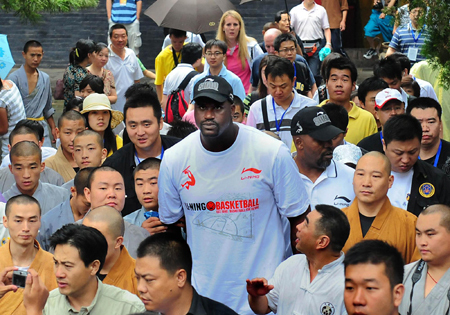 O'Neal visits Shaolin Temple